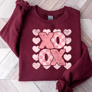 Valentines Day Sweatshirt, Xoxo Sweater, Retro Xoxo Sweatshirt, Women Valentines Day Sweatshirt or Hoodie, Pink Valentines Day,Lover Gift