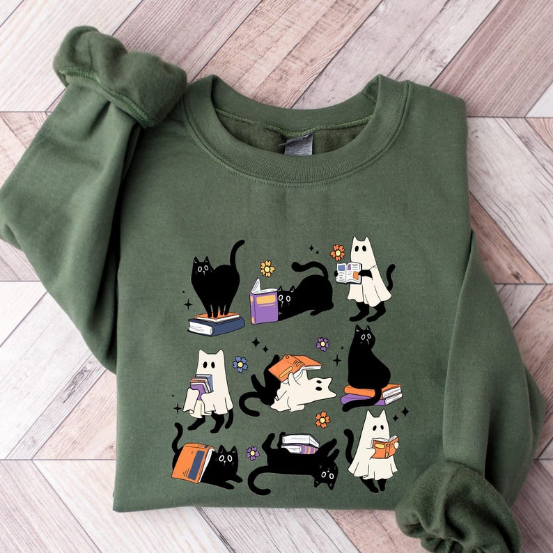 Ghost Black Cat Reading Sweatshirt, Halloween Teacher Shirt immagine 2