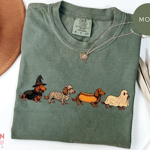 Halloween Dachshund Costumes Comfort Colors® Shirt, Spooky Wiener Dog Graphic Tee immagine 4