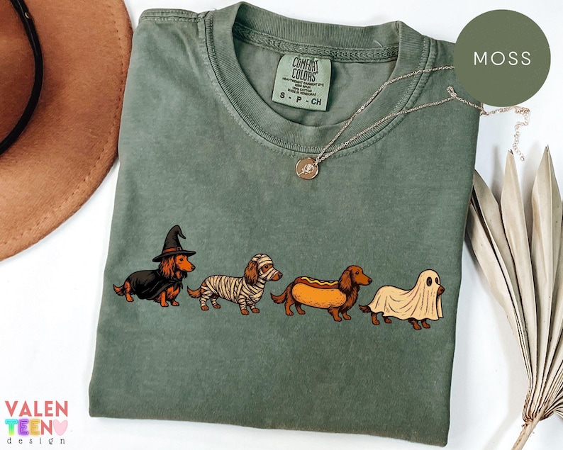 Halloween Dachshund Costumes Comfort Colors® Shirt, Spooky Wiener Dog Graphic Tee immagine 4