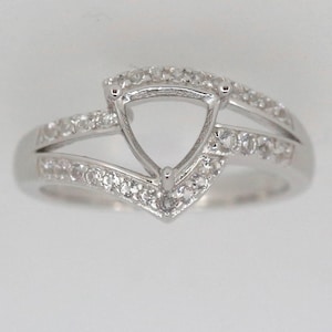 Ringfassung Trillion TRI, Sterlingsilber, 7 x 7 mm Halo mit Topas-Akzent-Bypass-Ring