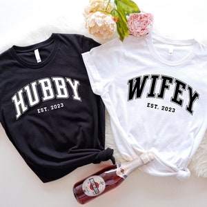 Wifey und Hubby Shirt, Hochzeit Shirt, Flitterwochen Shirt, Hochzeit Shirt, Frau und Mann Shirts, gerade verheiratet Shirts, passende Paar Shirt