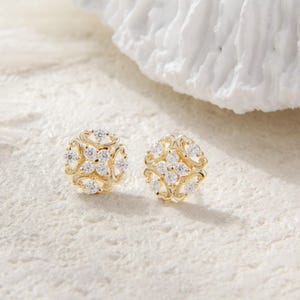 14k Solid Gold Floral Stud Earring Sparkling Flower Cartilage Stud Tragus Conch Earring Helix Piercing Flat Back Earring Threadless End