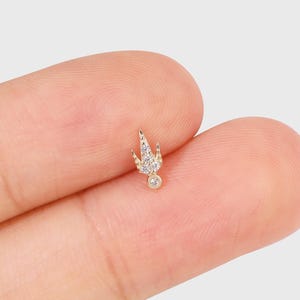 Pendiente de oro macizo de 14 k con forma de corona y punta para cartílago, sin rosca, para hélice, caracola, trago, parte trasera plana, sin rosca, para nariz.