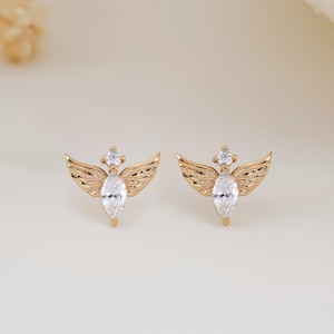 14K Solid Gold Tiny Angel Helix Stud Earring Dainty Wings Cartilage Threadless Flat Back Minimalist Flying Angel Earlobe Piercing Jewelry