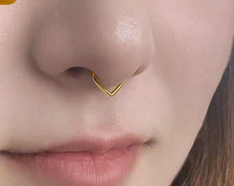 Anillo de septum triangular de oro sólido de 14k Gota de lágrima con bisagras Clicker Hoop Anillo de nariz en forma de V Cartílago Daith Tragus Pendiente Septum Clicker Hoop 16g