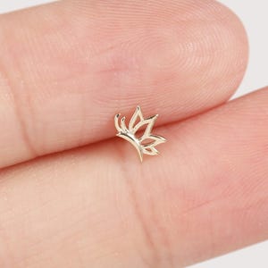 14K Solid Gold Lotus Flower Stud Earring Minimalist Floral Cartilage Tragus Helix Piercing Jewelry Dainty Lotus Conch Stud Everyday Wear
