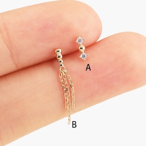 Orecchino a bottone con catena pendente a pois in oro massiccio 14k, Spark Trinity Dots, con parte posteriore piatta, lobo dell'orecchio, minimalista, elica, cartilagine, trago, a bottone impilabile
