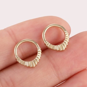 14k Solid Gold V shape Septum Ring Tear Drop Clicker Daith Earring Hinged Hoop Cliker Nose Piercing Dainty Helix Piercing Gold Nose Ring 16g