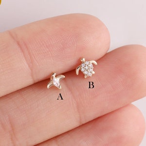 14K Oro massiccio Tartaruga Labret Stud Tartarughe Stud Orecchino Pinguino Senza Filettatura Stud Helix Stud Orecchino Piatto Push Back Orecchino Conch Regalo Per Lei