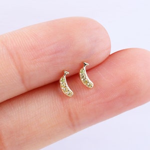 14K Solid Gold Banana Helix Earring/Threadless Flat Push Back/Fruit Conch Tragus Piercing/Cartilage Stud/Sleeper Earring/Push In Labret Stud
