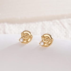 14K Solid Gold Shell Cartilage Stud Earring, Gold Helix Conch Piercing, Ocean Inspired Seashell Stud, Dainty Tragus CZ Stud, Gift for Her