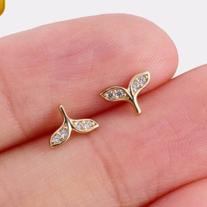 14k Solid Gold Whale Tail Cartilage Earring Threadless Push in Labret Helix Stud Conch Earring Traugs Piercing Flat Back Earring 20g