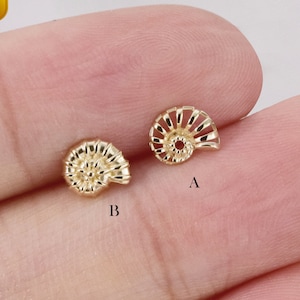Pendiente de oro macizo de 14 k con forma de concha pequeña para cartílago, pendiente de caracol, pendiente de amonita para hélice, pendiente para trago, pendiente sin rosca con presión para labio y parte posterior plana