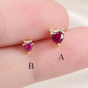 14k massivt guld solitaire rubin hjärta brosk örhänge tragus örhänge guld helix örhänge conch örhänge rubin hjärta lob platt baksida örhänge