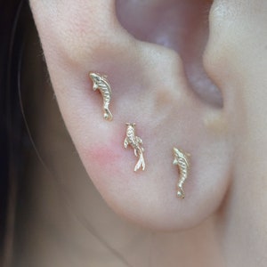 14k Solid Gold Koi Fish Cartilage Earring Tiny Tragus Stud Helix Conch piercing cute stud earring minimalist earrings flat back earring 20g zdjęcie 6