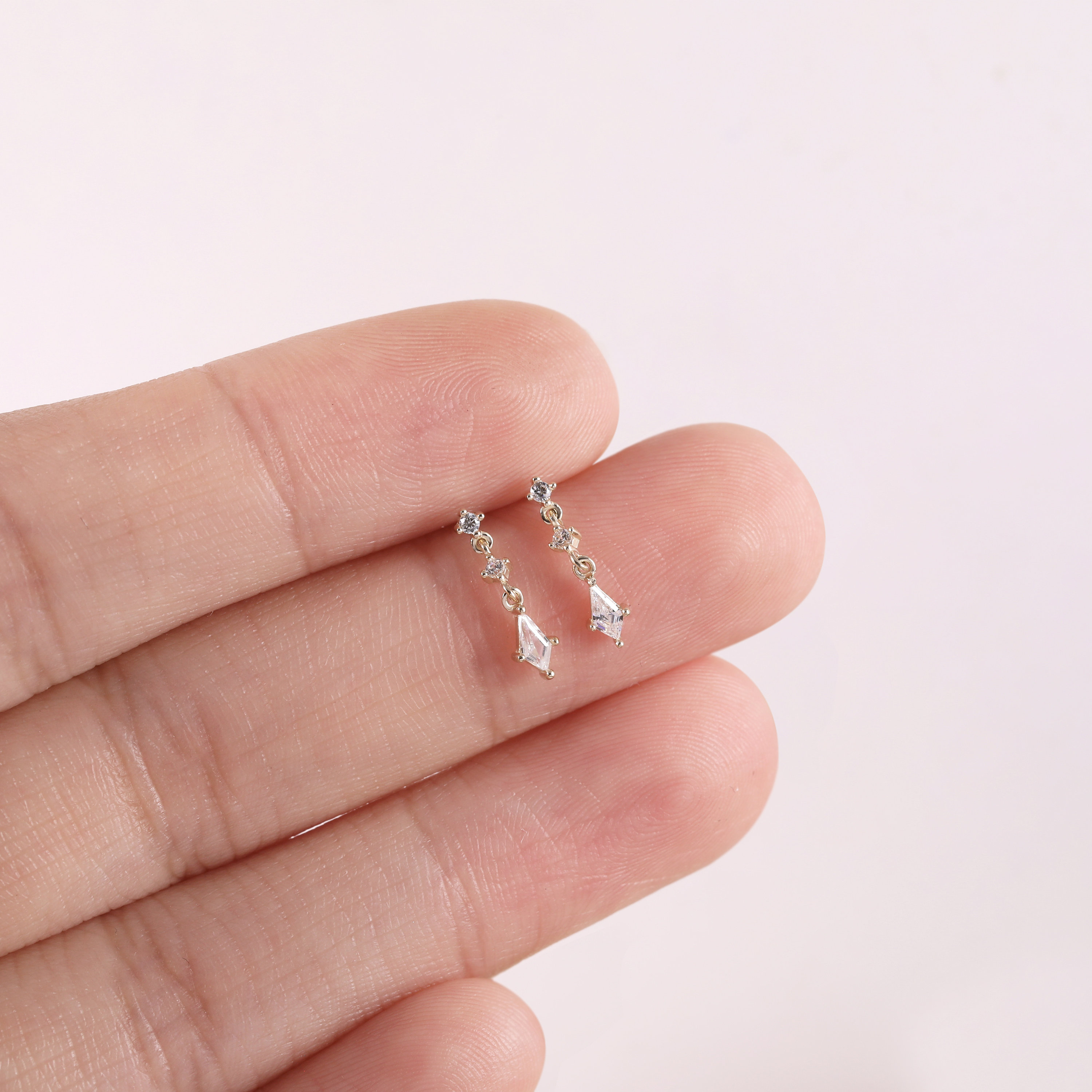 14k Solid Gold Dangle Chain Kite Shape Stud Earring Helix Conch Moving Stud Earring Flat Back Stud Earring Threadless Cartilage Stud Earring