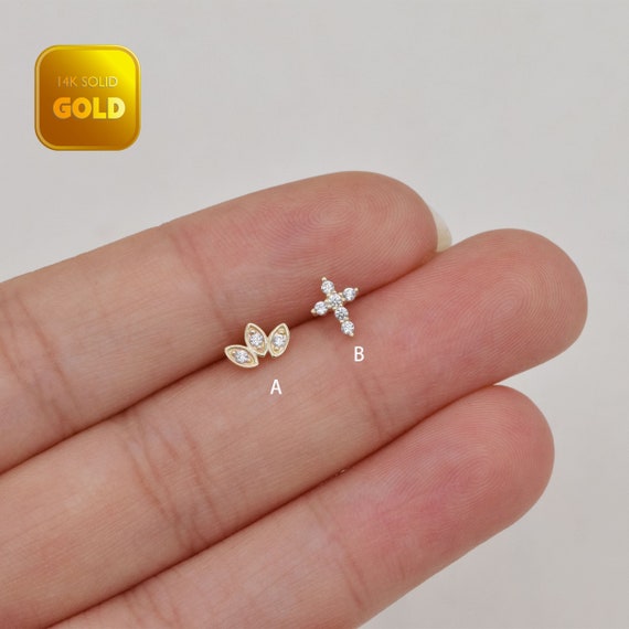 14Kソリッドゴールドの小さな蓮の花の軟骨スタッドイヤリング、CZ