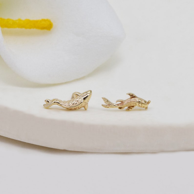 14k Solid Gold Koi Fish Cartilage Earring Tiny Tragus Stud Helix Conch piercing cute stud earring minimalist earrings flat back earring 20g zdjęcie 5
