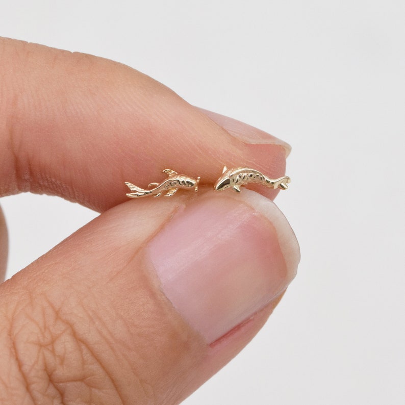 14k Solid Gold Koi Fish Cartilage Earring Tiny Tragus Stud Helix Conch piercing cute stud earring minimalist earrings flat back earring 20g zdjęcie 4