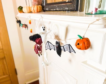 Handmade Papier-Mâché Halloween Garland: Spooky Decor