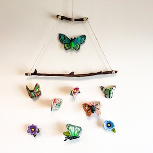 Móvil colgante grande de mariposas y polillas