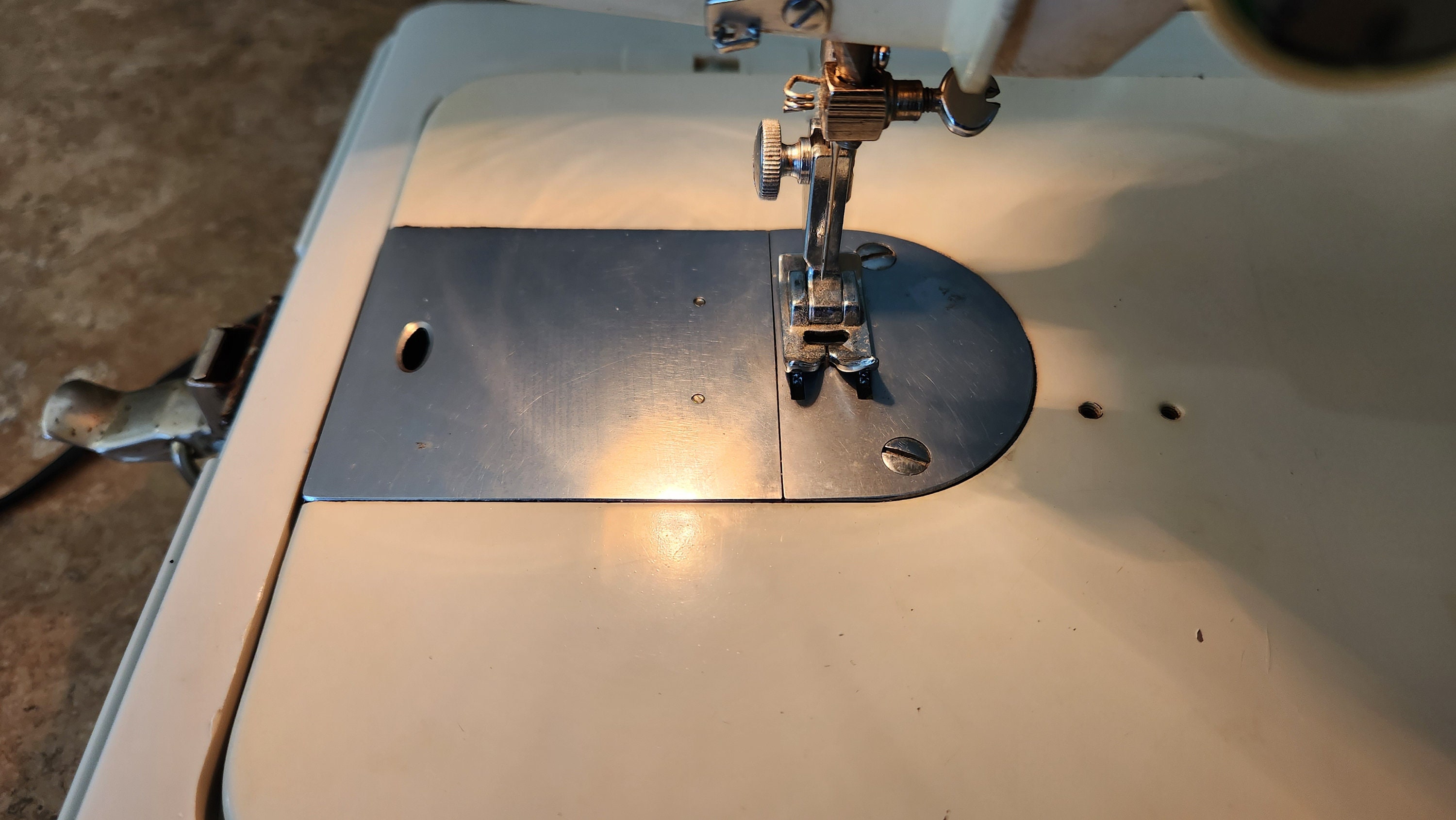 VINTAGE DRESSMAKER S2402 Sewing Machine Etsy