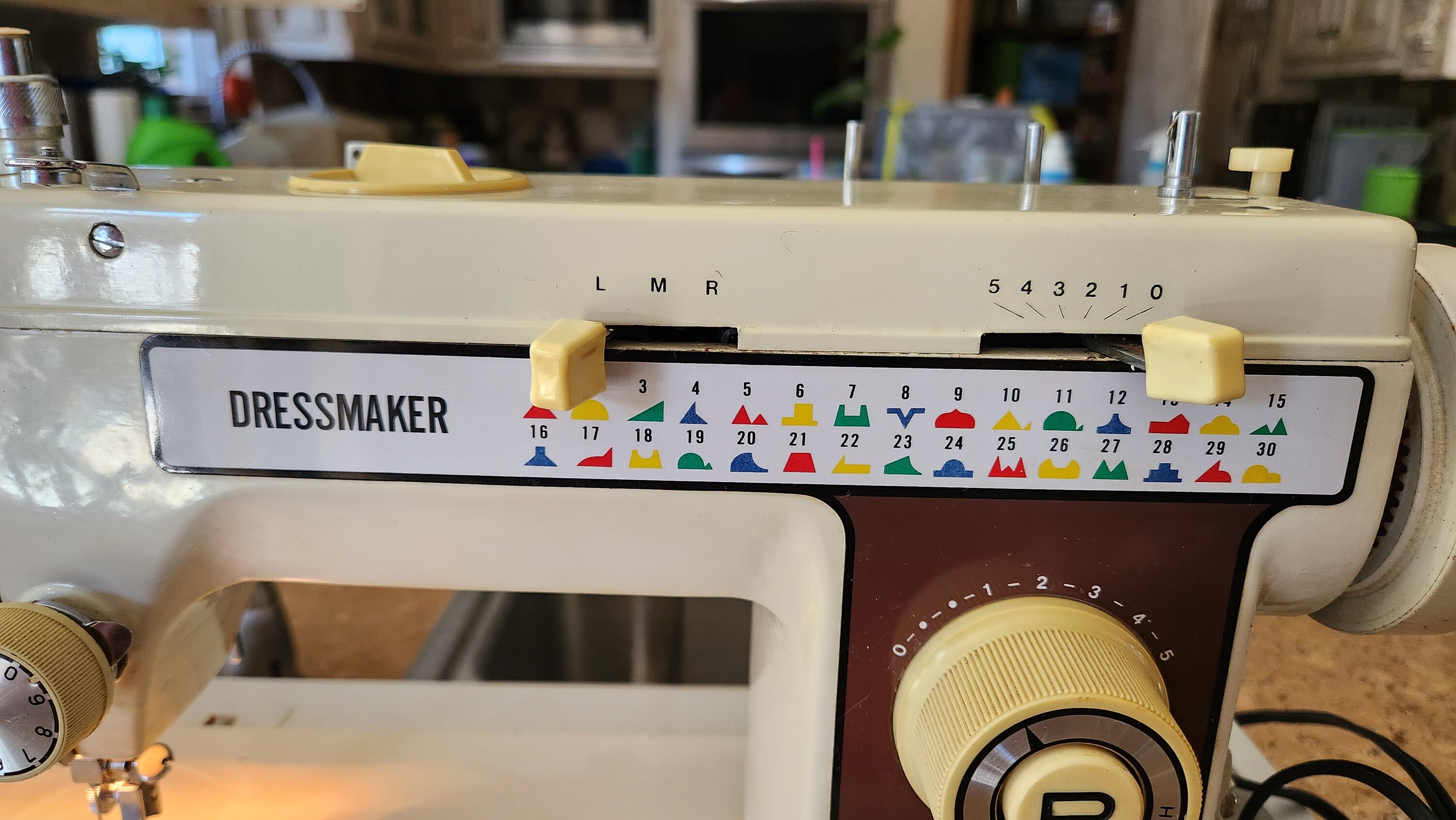 VINTAGE DRESSMAKER S2402 Sewing Machine Etsy