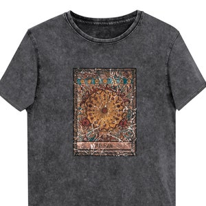Maglietta vintage dei Tarocchi Regalo con la maglietta grafica dei Tarocchi del sole per camicia da strega Appassionato di lettura dei tarocchi Maglietta grafica da strega