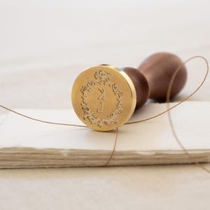 Sello de cera con monograma de Victoria personalizado / Sello de cera con monograma de boda personalizado / Sello de cera con iniciales personalizado