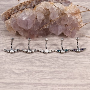 Titanium mit Innengewinde mit Innengewinde, CZ-Einfassung oben mit 5-CZ / OPAL-Mix-Set-Kurven-Bauchnabelringen