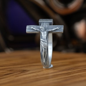 Jesucristo Crucifijo Cruz Anillo de Banda Cristiana İn Plata de Ley, Anillo de Plata de Boda Religiosa con Jesús, Regalos Católicos, Regalos de Cumpleaños