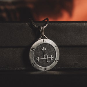Female Sigil of Lilith Power Pendant For Girlfriend, Ancient Oval Silver Necklace, Mythology Charm Necklace For Mama, Christmas Gift For Him