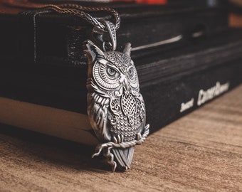 Silver Owl Necklace with Engraved Viking Knot, Norse Mythology Symbols on Bird Animal Necklace, Cyberpunk Necklace in Silver, Nordic Pendant