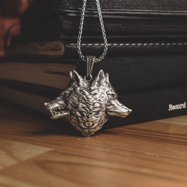 Collier homme en argent avec émotions opposées de loup, collier tête de loup jumeau pour fils, pendentif animal inhabituel pour homme nordique, collier artistique pour homme