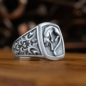 Animal signet ring with Black Panther for men, Wild panther jewelry in 925 sterling silver, Animal lovers gift for friend
