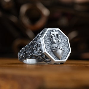 Anillo de sello del sagrado corazón cristiano con cruz para regalo religioso, joyería única para mujeres católicas, anillo del Sagrado Corazón de Jesús para hombres o para él