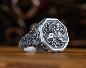 Vintage Griffin signet ring in silver for engagement gift, Gryphon Mythology Ring For Men, Mythological Accessory, Mythical Creature Ring