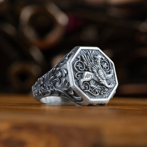 Vintage Griffin signet ring in silver for engagement gift, Gryphon Mythology Ring For Men, Mythological Accessory, Mythical Creature Ring