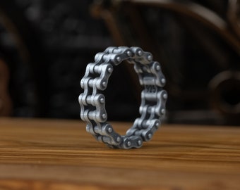 Gothic Biker Chain Men Band Ring in Oxidized Silver, Motorcycle Chain Men Ring in Sterling Silver, Unique Mens Ring, Motorcycle Art Jewelry