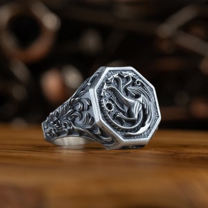 Men ring with Daenerys Targaryen Dragon for mythologic gift, Dragon signet ring in silver for wedding gift, Fantasy jewelry for perfect gift
