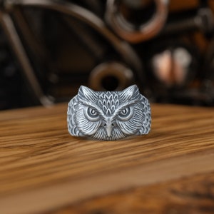 Winged Owl Mens Ring in Oxidized Silver, Cool Birds of Prey Ring For Boyfriend, Engraved Animal Ring, Pinky Bird Ring, Husband Ring Gift