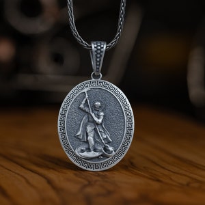 Exquis pendentif Saint-Georges personnalisé, pendentif religieux en argent sterling, pendentif Saint-Georges fabriqué à la main, cadeau chrétien pour homme