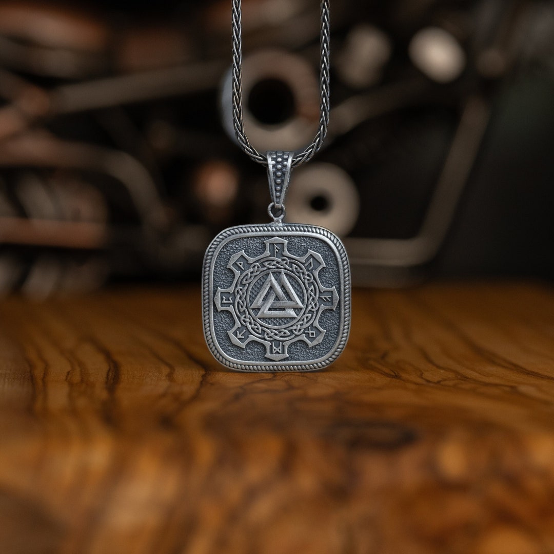 Travep Rune Travel Rune Mens Silver Men Necklace, Scandinavian Vegvisir Silver Man ...