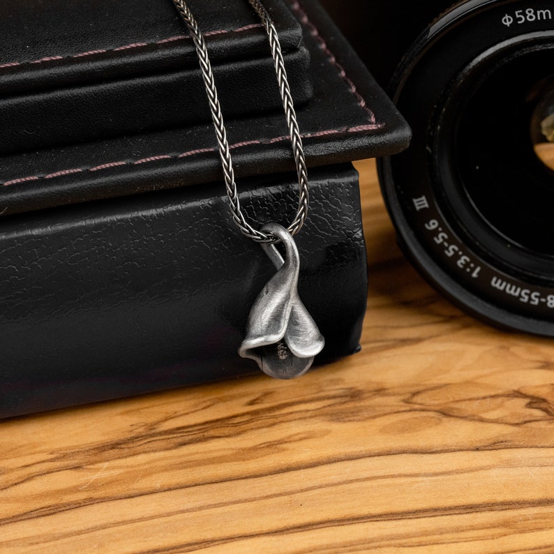 Calla Lily Unique Silver Pendant Necklace, Oxidized Silver 3D Lily ...