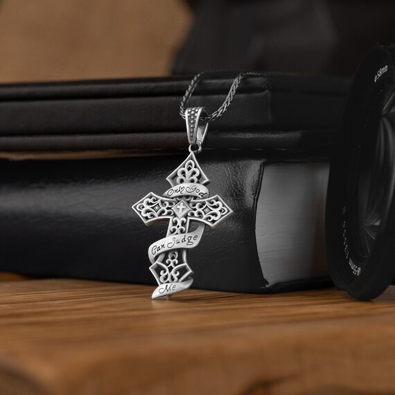GOD ONLY KNOWS CROSSネックレス Only God Can Judge Me Pendant, Spiritual Cross Necklace for Dad