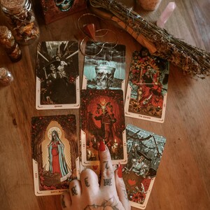 Lectura de Tarot de 7 Cartas: Percepción Espiritual Profunda / Guía del Alma, la Sombra y la Energía (PDF)