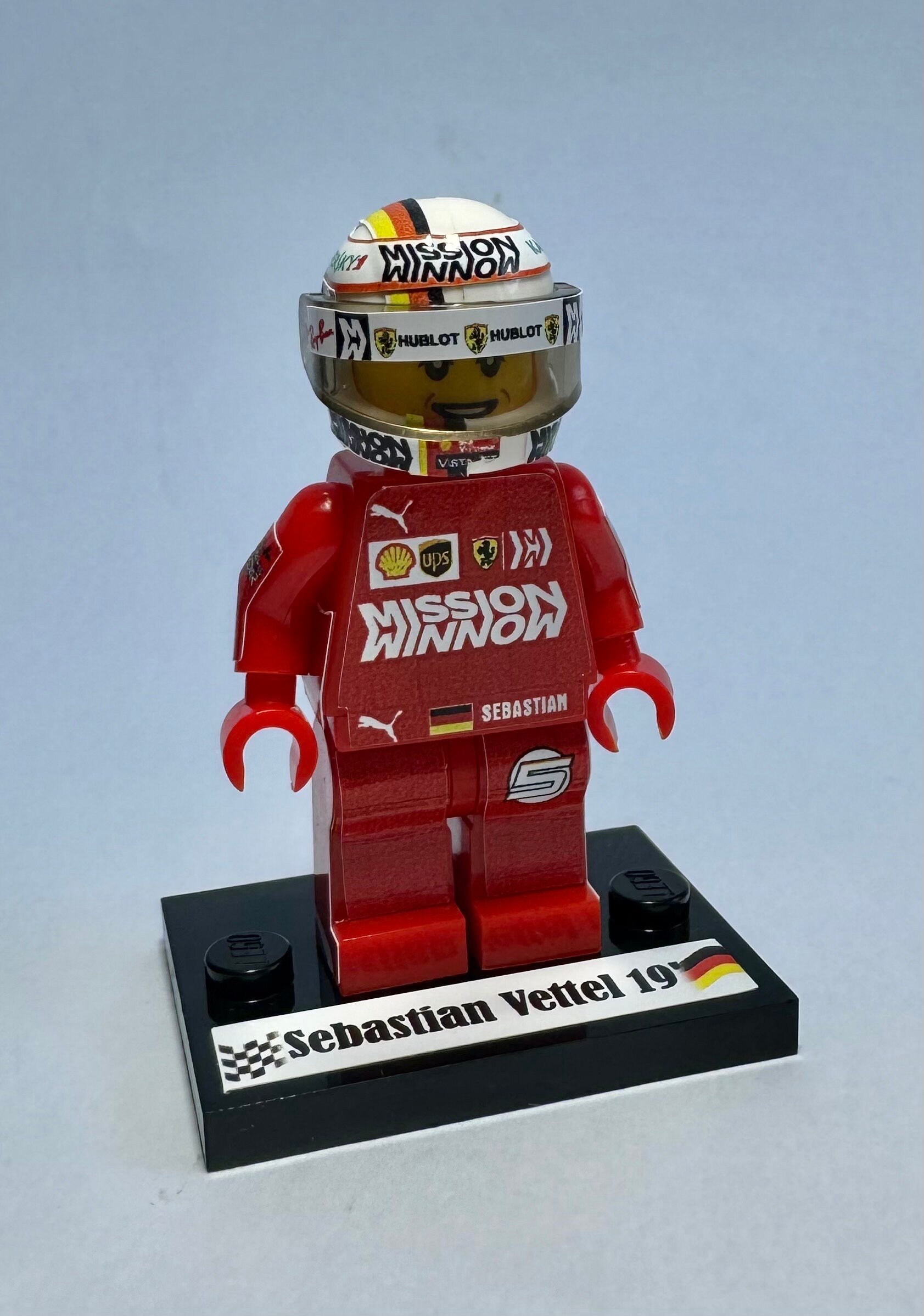 ミニチャンプスドライバーフィギュアとMichaelSchumacher等5セット Minifigure Set 2 Drivers X Michael Schumacher Sebastian Vettel