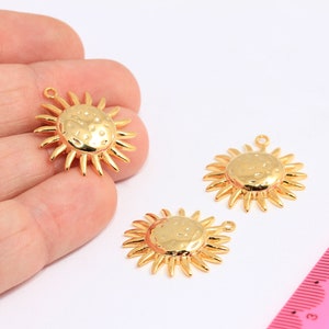 19x24mm 24k Shiny Gold Sun Charms, Sun Charm, Gold Sun, Hammered Sun Charm, Dainty Charms, Sun Pendant, Gold Plated Findings, MBGROSE409