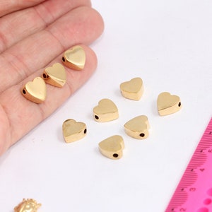 10mm 24k Shiny Gold Heart Charms, Perles de coeur plaquées or, Perles d'espacement de coeur, Charms de coeur, MBGMTE707